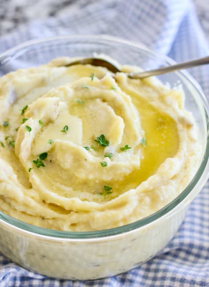 Slow Cooker mashed potatoes in a bowl