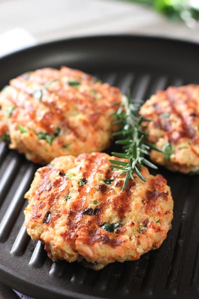 Salmon Burgers without salsa on a grill pan