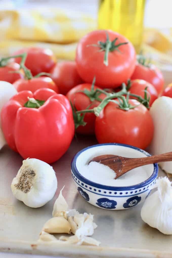 Fresh tomatoes to make marinara