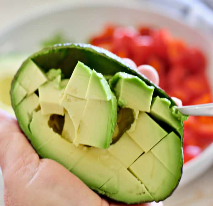 how to cut an avocado into dice