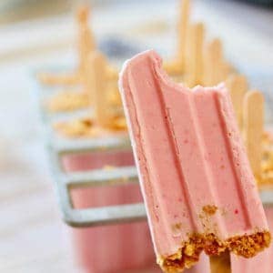 Cheesecake popsicles with a bite