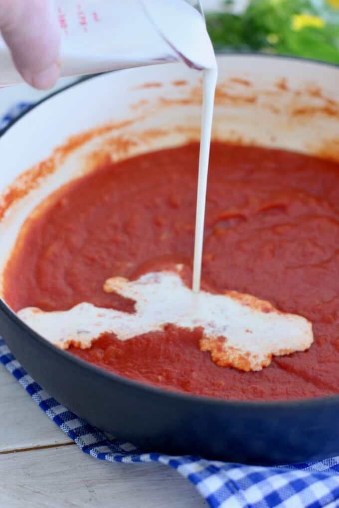 how to add cream to pasta sauce