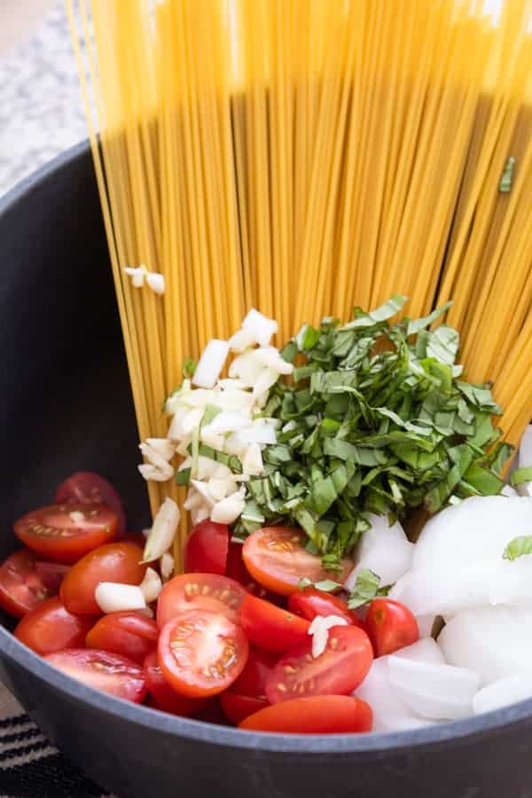 Amazing One Pot Pasta (Tomato Basil)