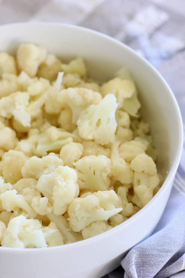 steamed cauliflower in bite size pieces