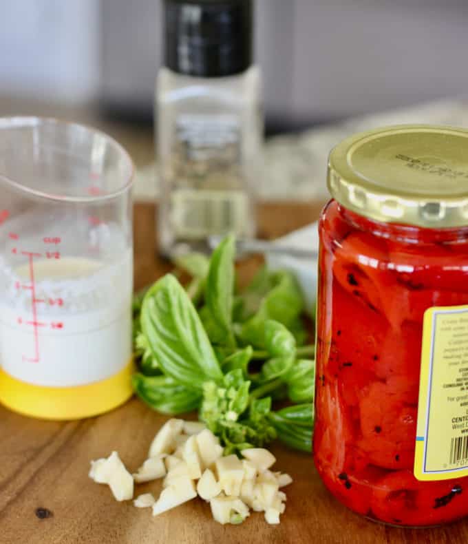 ingredients to make roasted red pepper sauce