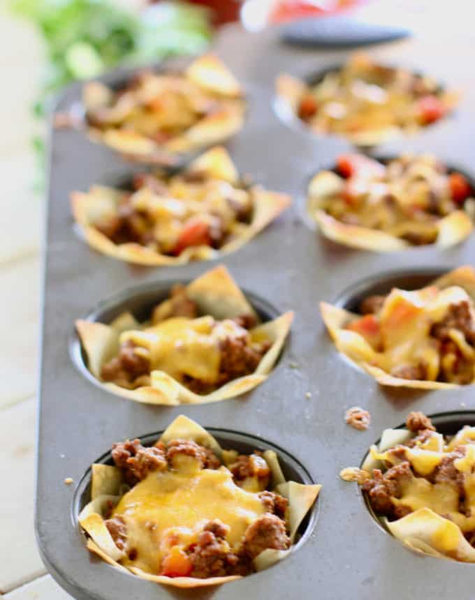 Taco Cups with Beef and Cheese - Dinner at the Zoo