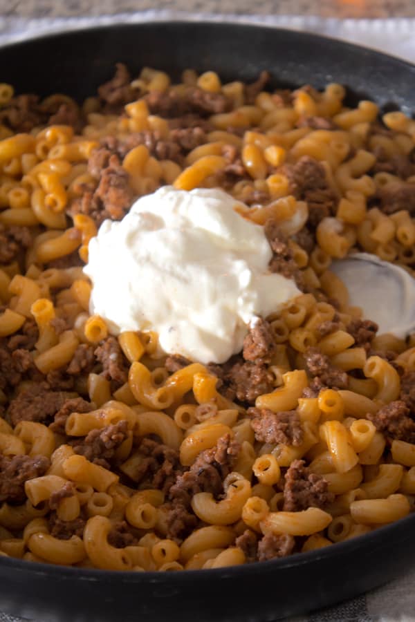 adding sour cream to hamburger helper