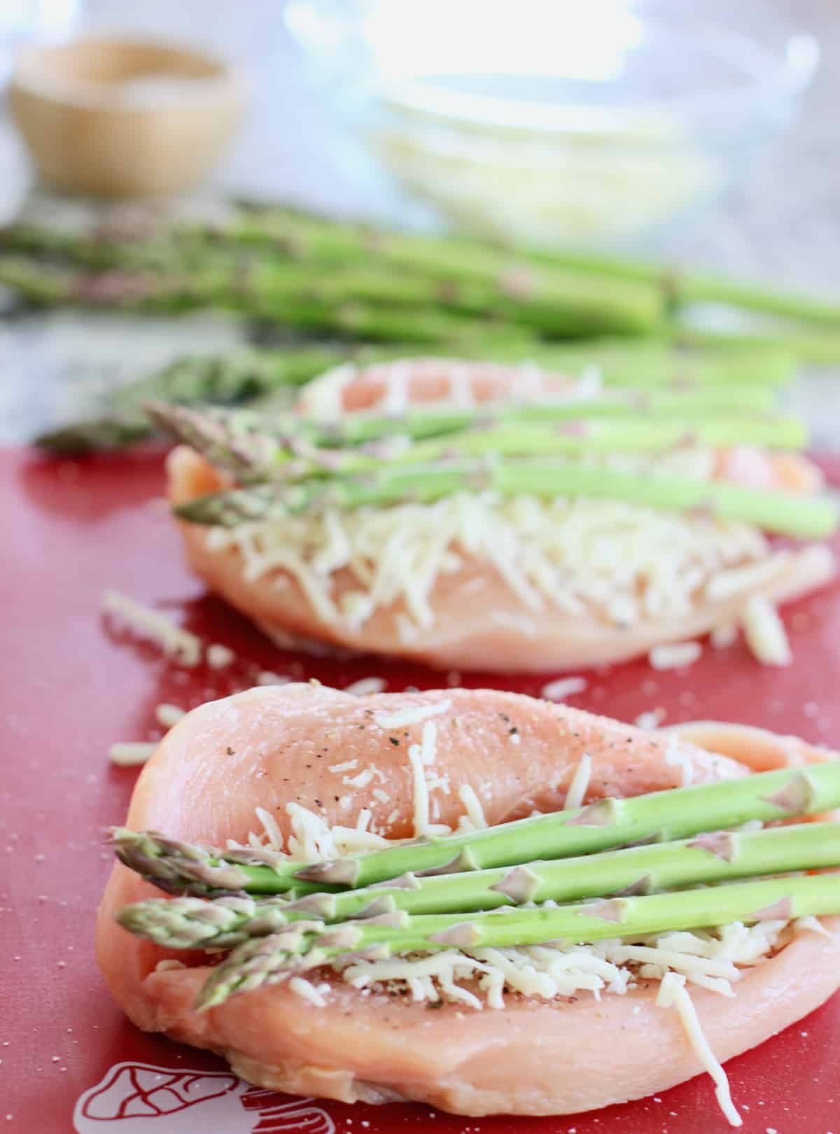 asparagus and mozzarella stuffed chicken