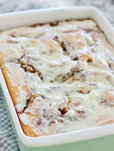 Cinnamon Roll Cake ready to serve