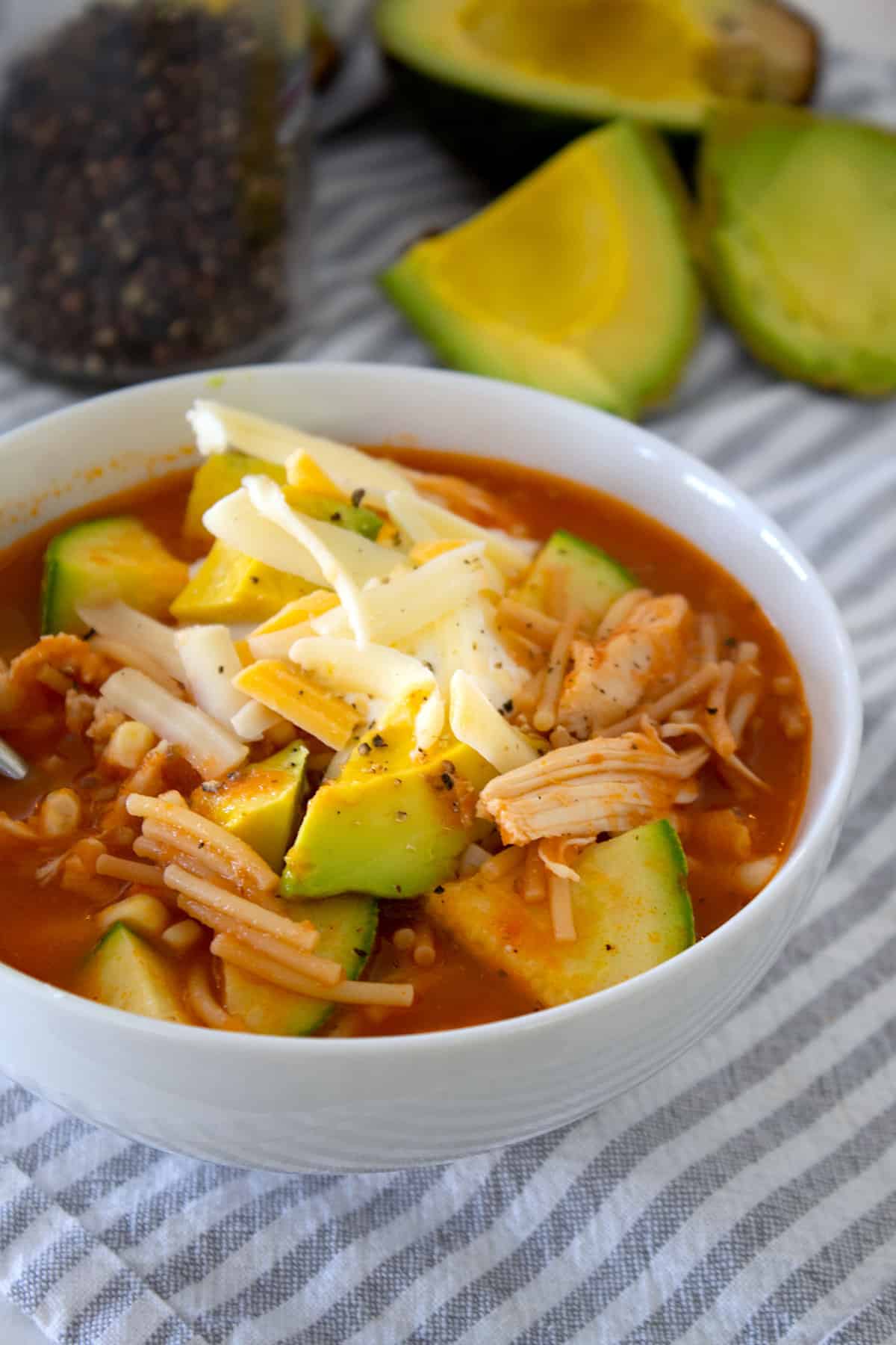 sopa de fideo with garnish