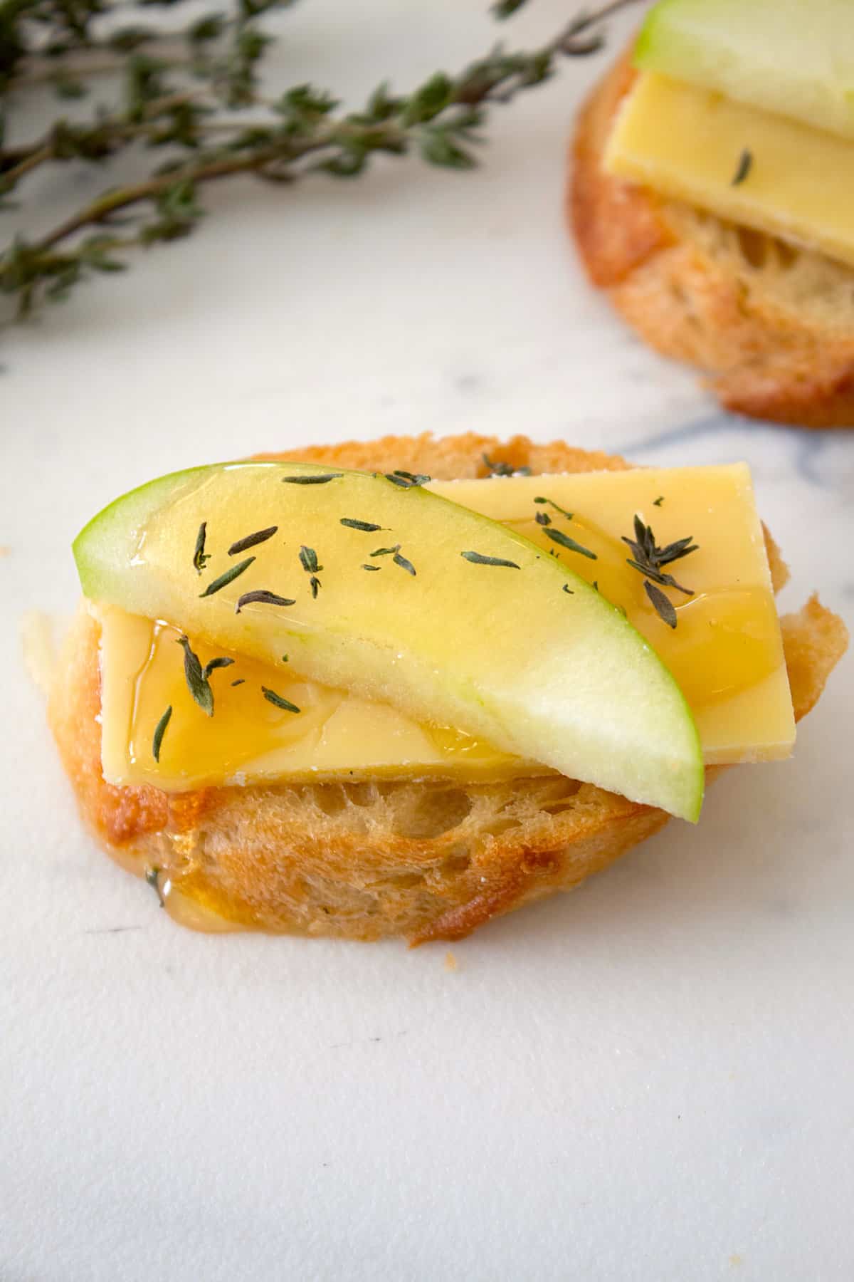 crostini with cheddar honey and thyme
