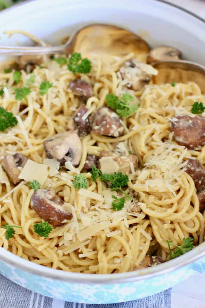 Mushroom carbonara in a skillet