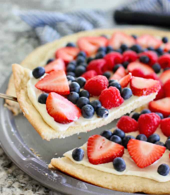 sliced fruit pizza ready to eat