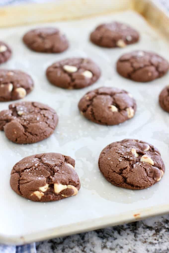 baked white chocolate cookies