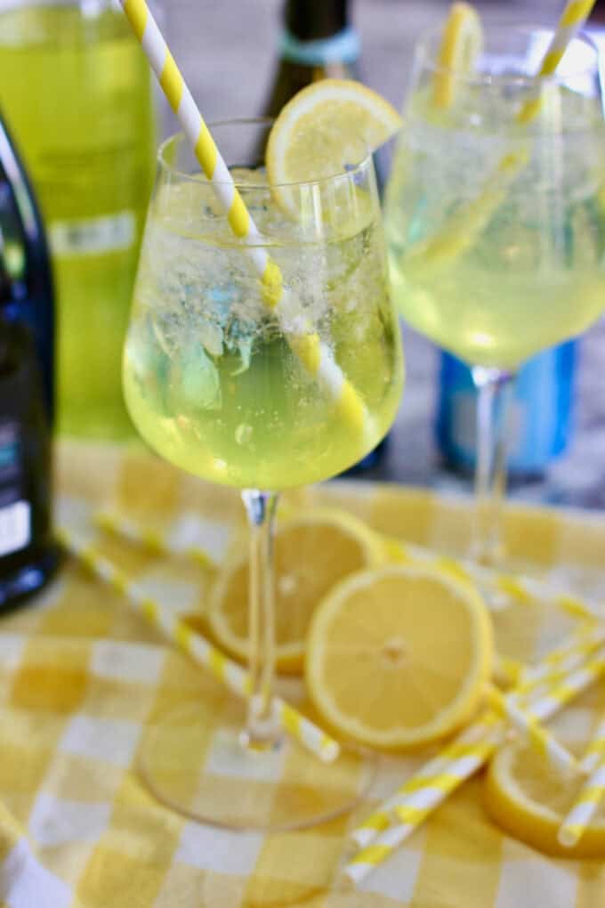 Limoncello Spritz