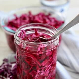 Easy Pickled cabbage in a mason jar